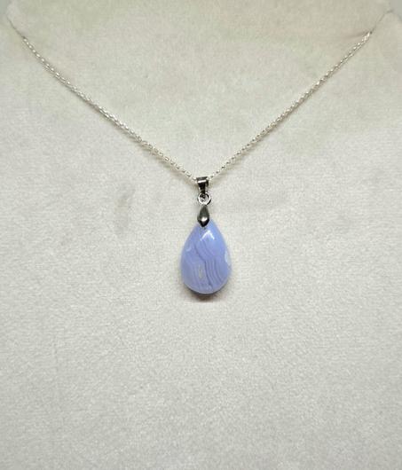 Pendentif " Calcédoine bleue"