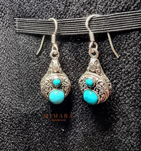 Boucles d'oreilles "Turquoise 1 " en métal d'argent.