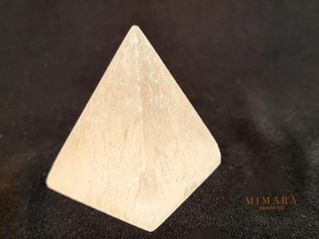 Pyramide en "Sélénite".