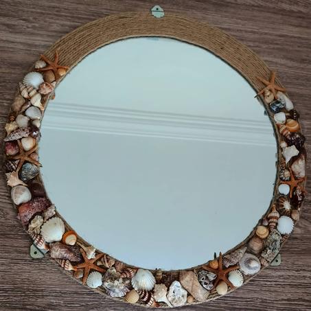 Mirroir décoré en coquillages naturelles