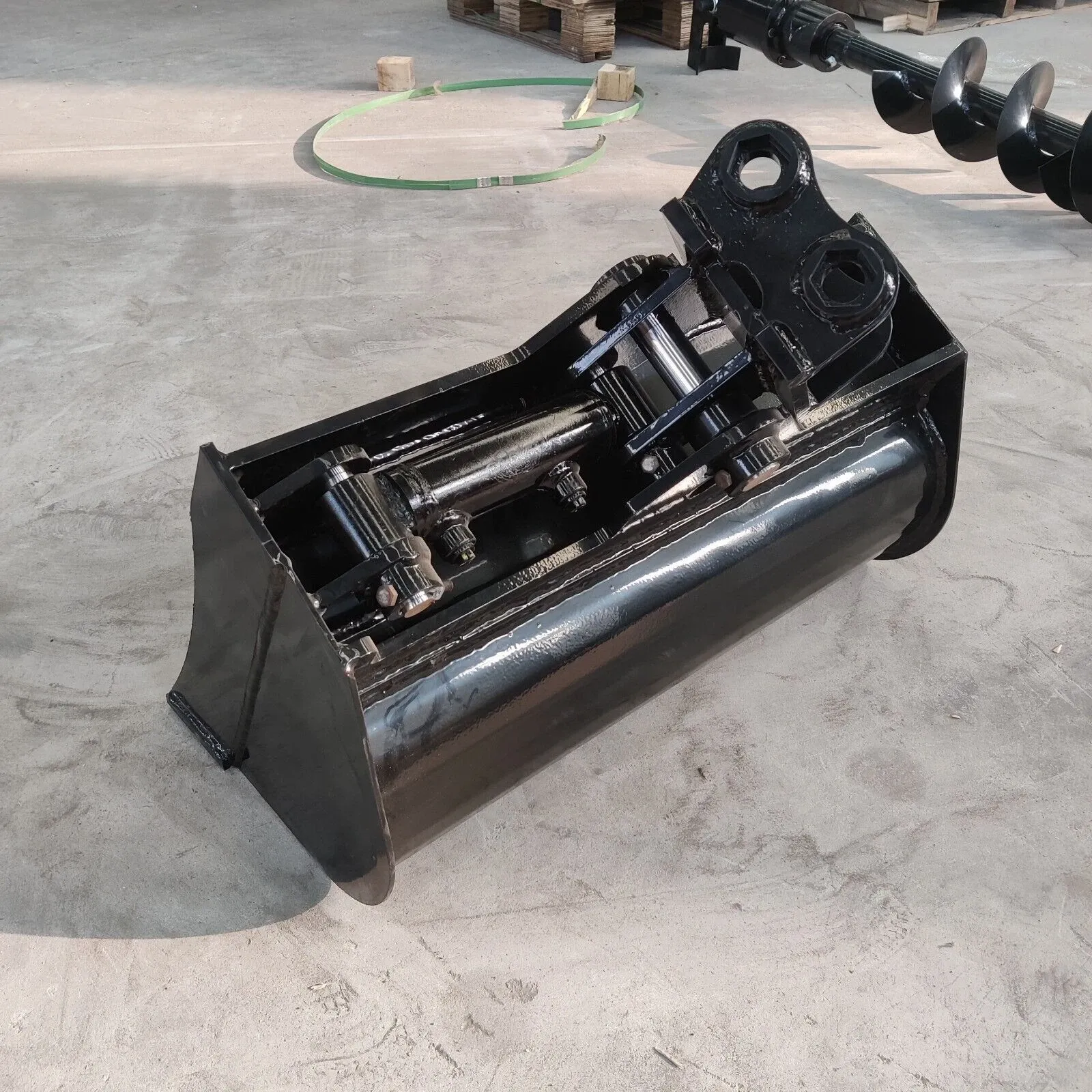 600mm Tilting Bucket Attachment for TYPHON Mini Excavators Mini Excavator Bucket