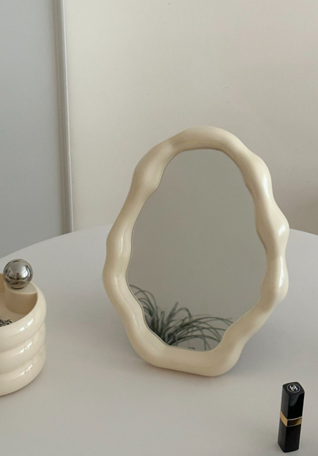 cloud shaped makeup mirror مرآة مكياج على شكل سحابة