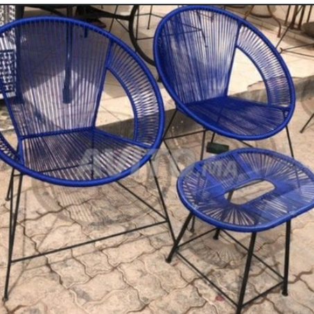 Ensemble balançoire avec table ronde