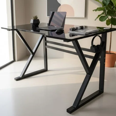 Vous cherchez un bureau moderne et spacieux (140 x 70 x 80 cm) ? Voici quelques options pou r trouver le modèleparfait, adapté au travail, aux études ou à vos projets créatifs !