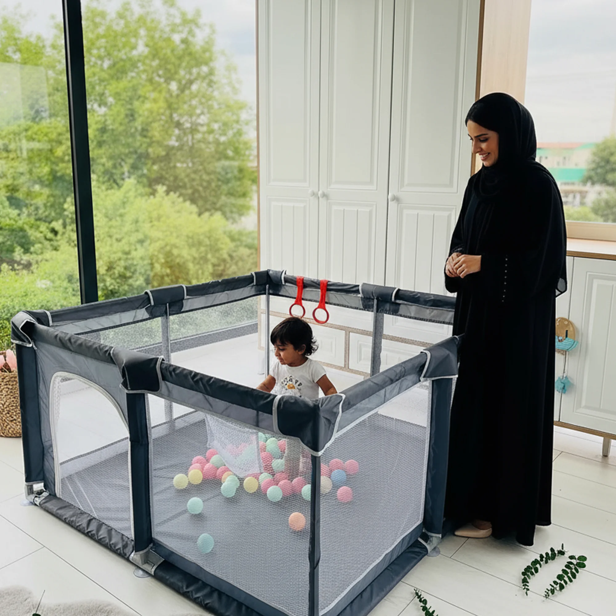 مع ساحة كورنر حوّلي منزلك إلى بيئة آمنة.. دعي طفلك يستكشف العالم من حوله بذكاء، واستمتعي أنتِ بلحظات من الهدوء التي تستحقينها."