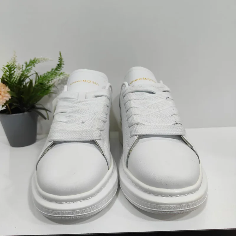 Alexander McQueen sneakers oversize