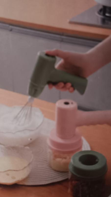 الخلاط الكهربائي المحمول 3 في 1