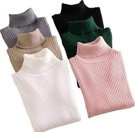 Suéter de cuello alto de invierno para mujer: diferentes colores para elegir e imágenes de la naturaleza adjuntas