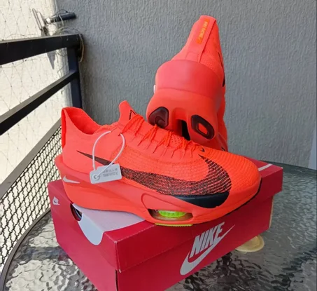 NIKE ZOOM ALPHA FLY 3
