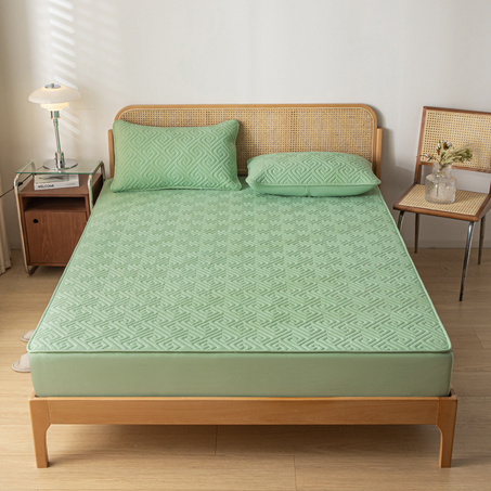 Luxury Quilted Bed Cover & Pillowcase Set / Green