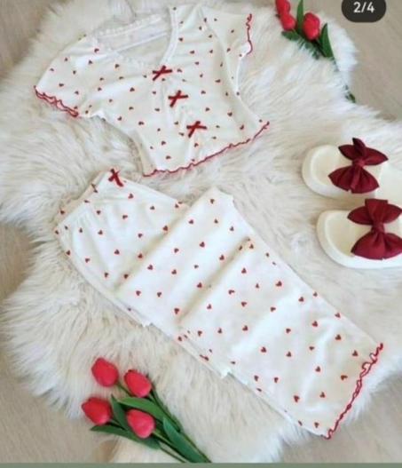 بيجامة الحب من قطعتين