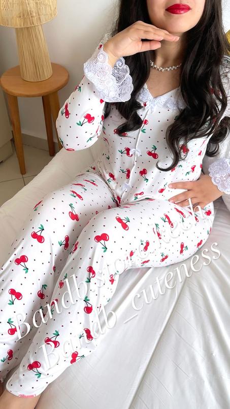 بيجامة الكرز