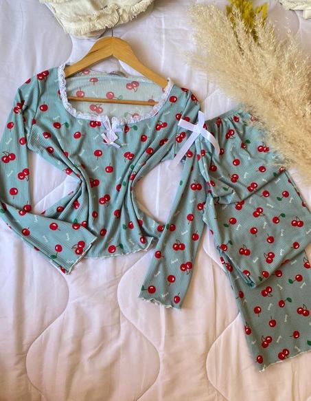 بيجامة حب الملوك