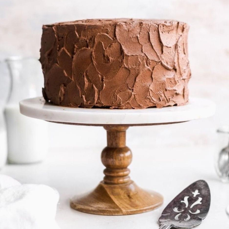 Présentoir avec socle en bois classique