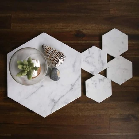 Planche hexagonal + 4 sous tasse