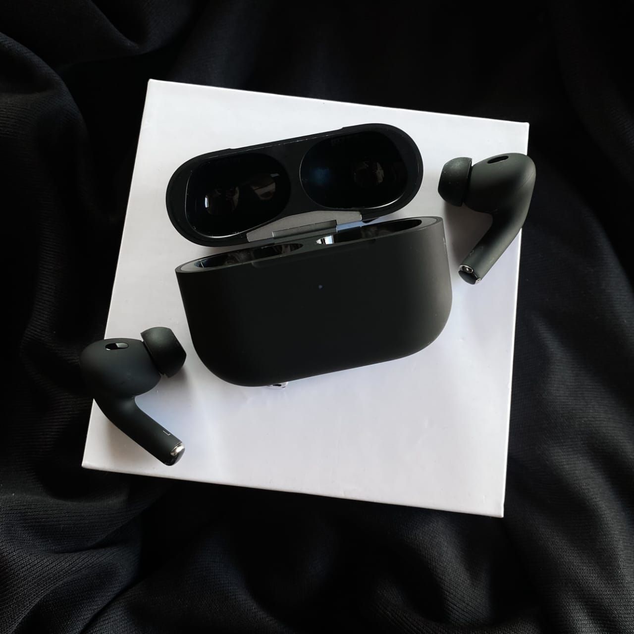 airpod pro  black sans boit -توصيل مجاني