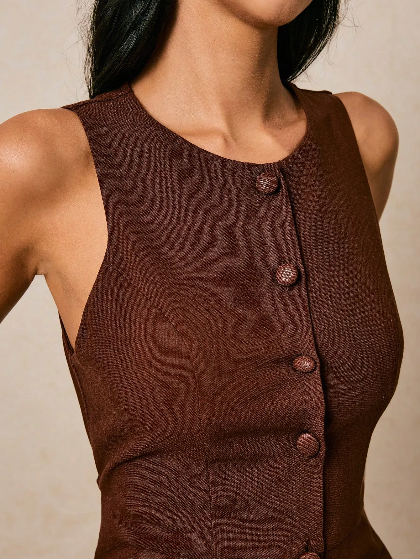 Robe d’Été Sans Manches Boutonnée – Élégante & Ultra Confortable
