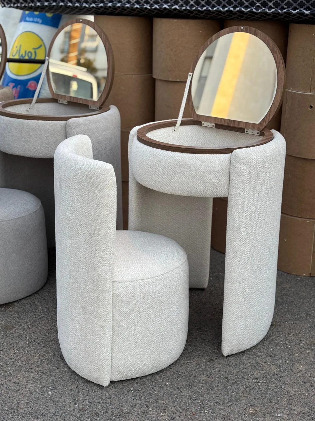 Vanity Pouf