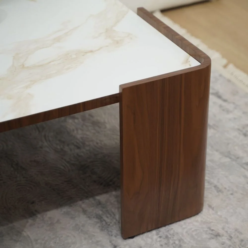 Table en céramique carre et socle noyé