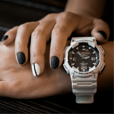 ساعات نسائية