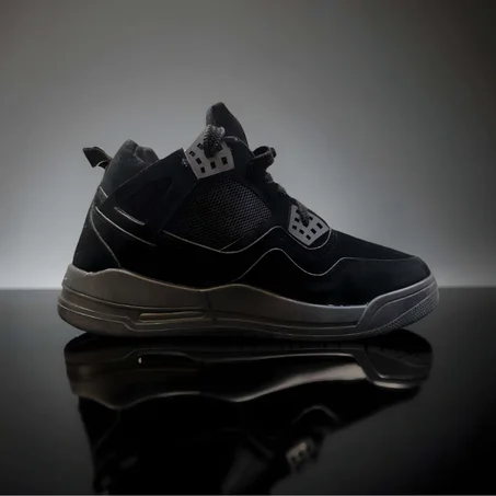 "Jordan 4 – Black Cat"