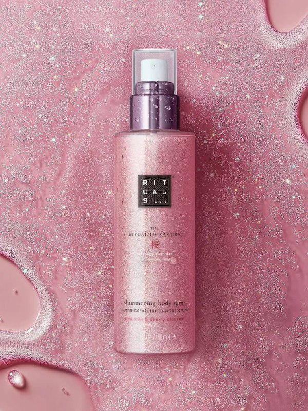 Le Sakura Shimmering Body Spray