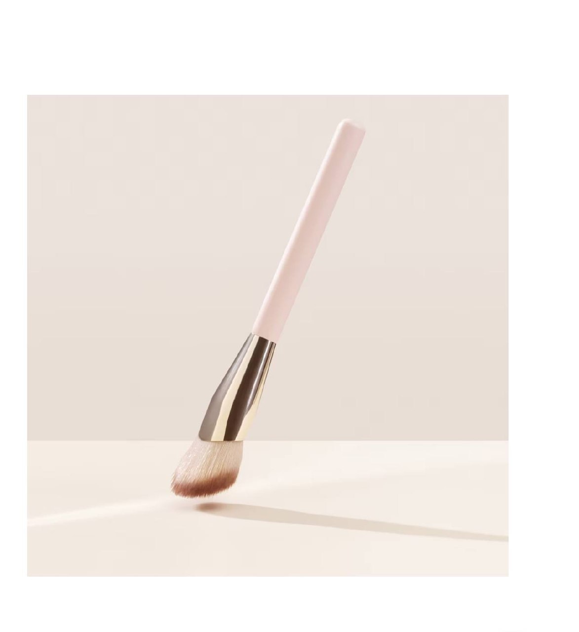 La Soft Pinch Liquid Brush de Rare Beauty