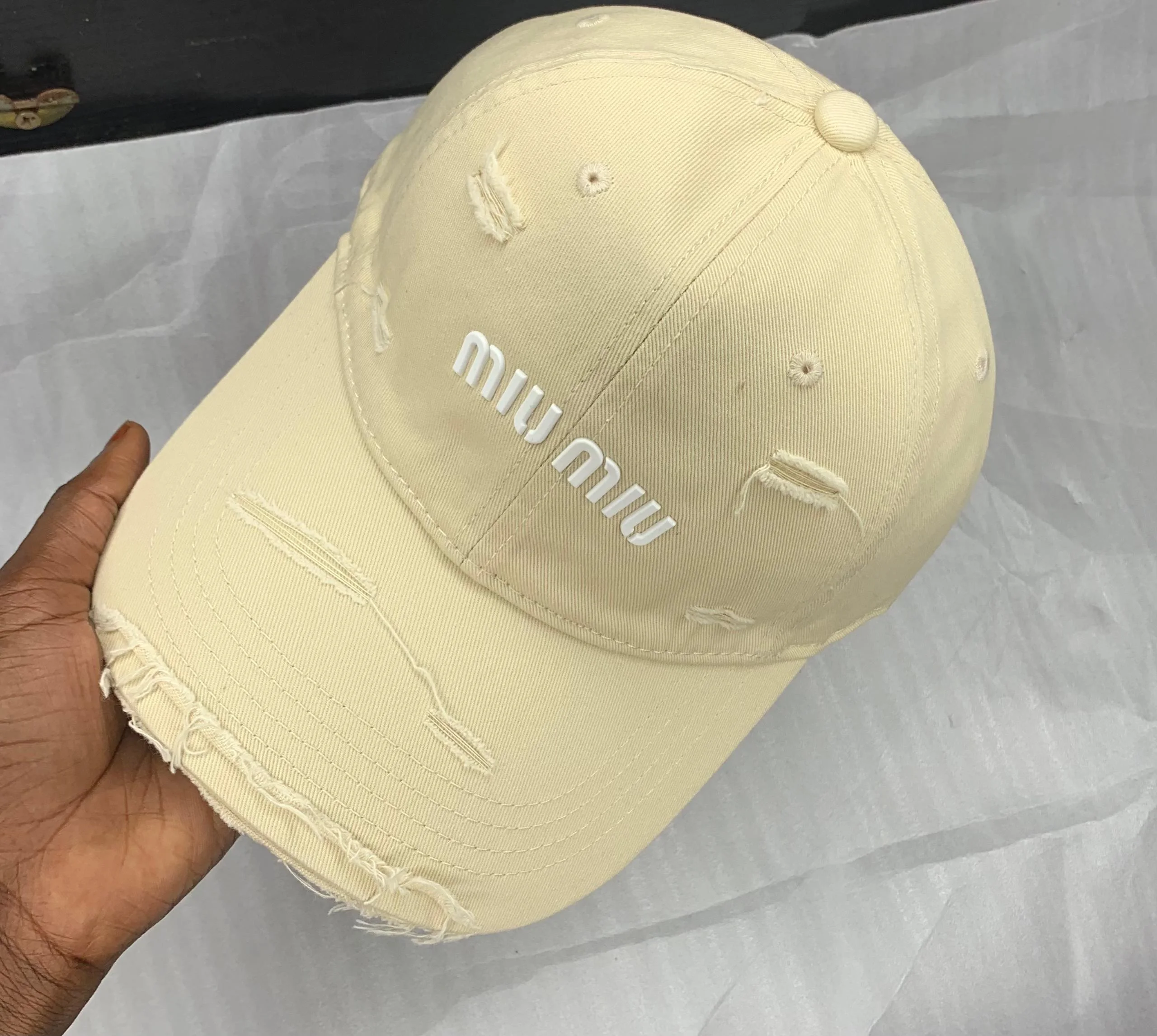 Miu Miu - Beige