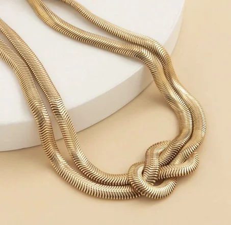 Collier en chaîne serpent