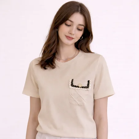 T-shirt avec poche à bouton