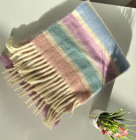 Echarpe rayée à pampilles