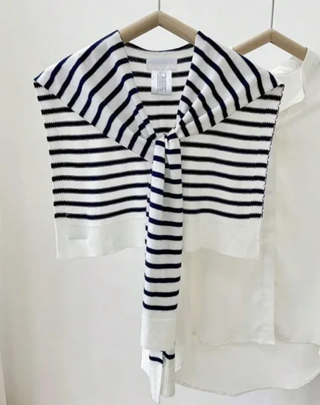 Châle tricoté à rayures