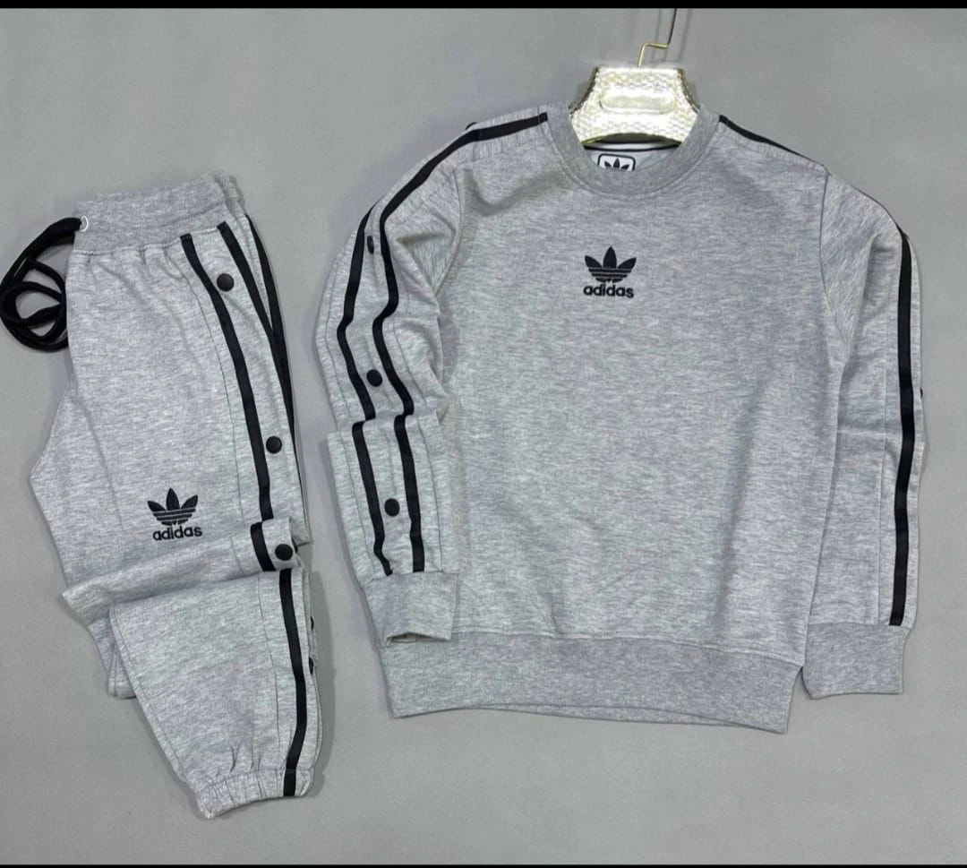 طقم رياضي (أنسومبل) بتصميم عصري وأزرار جانبية - جودة ممتازة