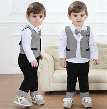 ملابس الأطفال