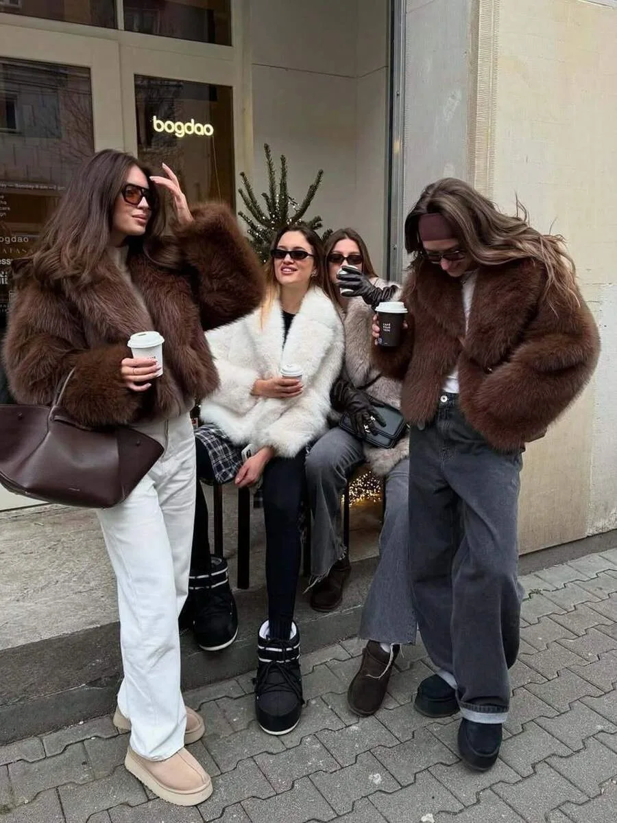 veste courte à col en fausse fourrure