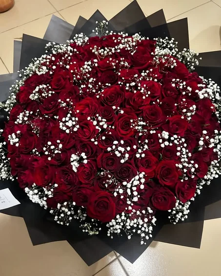 bouquet fleurs rouge et gypsophilla mélange 💗💝💌🤍💟