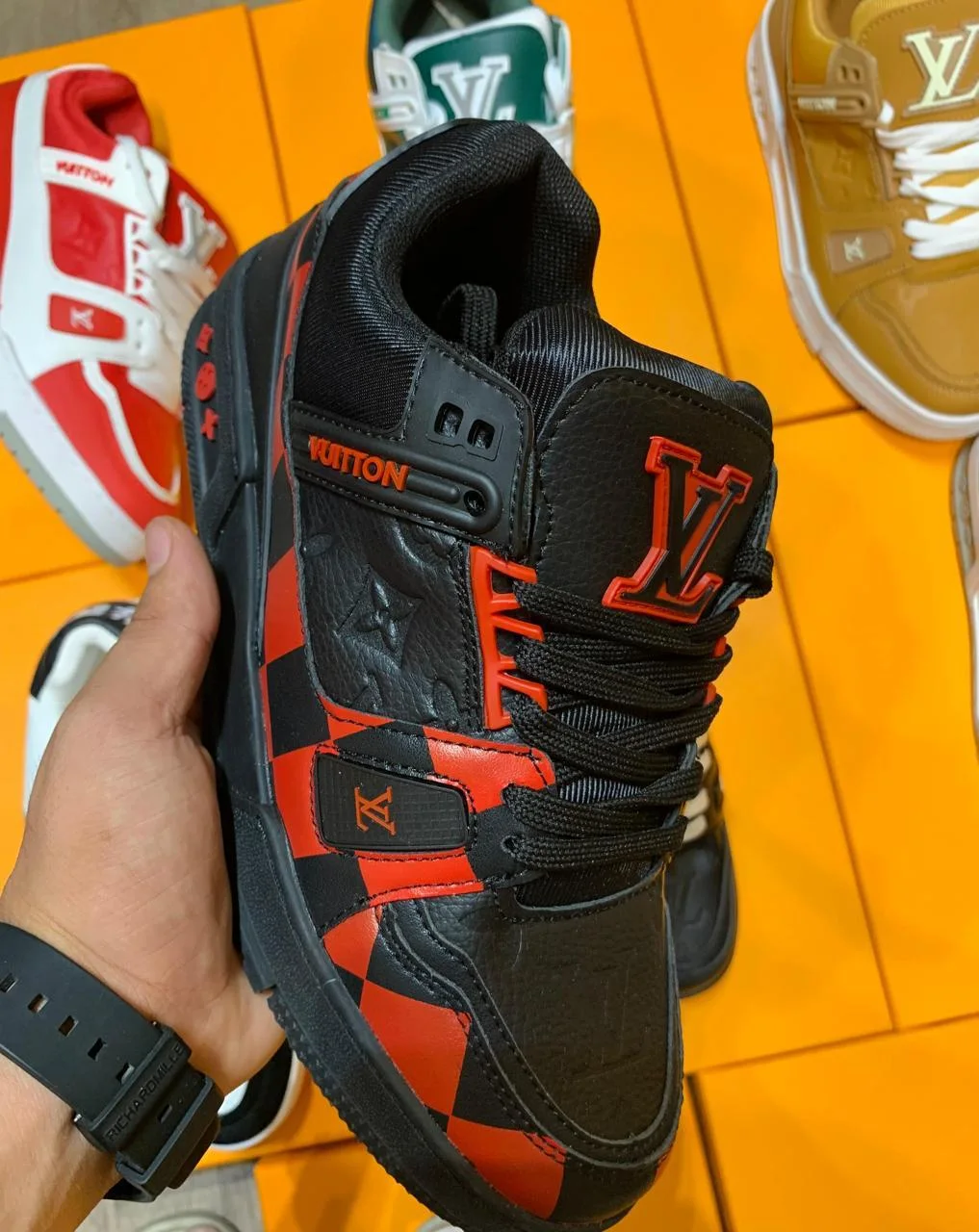 سنيكرز فخامة ستريت ستايل – ألوان خطيرة وكواليتي عالية