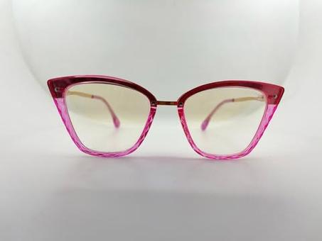 إطارات نساء