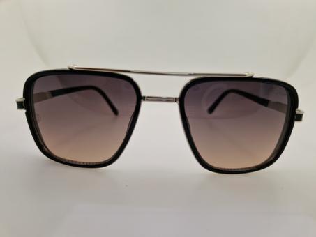 نظارات شمسية رجالية من Cartier – أناقة كلاسيكية بلمسة عصرية