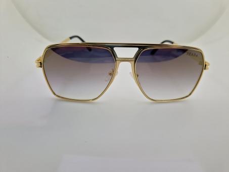 نظارات شمسية رجالية Prada بإطار ذهبي وعدسات متدرجة رمادية بنفسجية