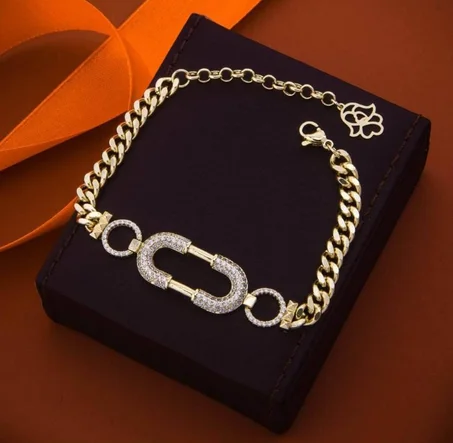 الأساور BRACELETS