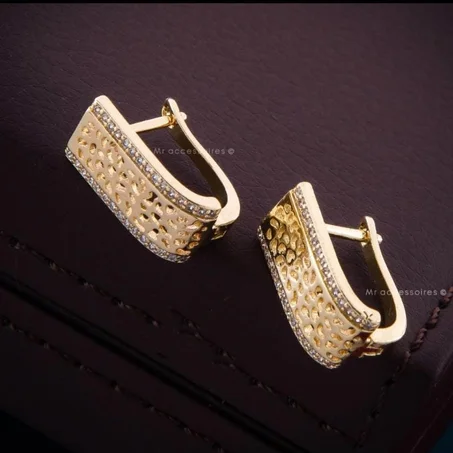 حلق الاذن BOUCLE D'OREILLE