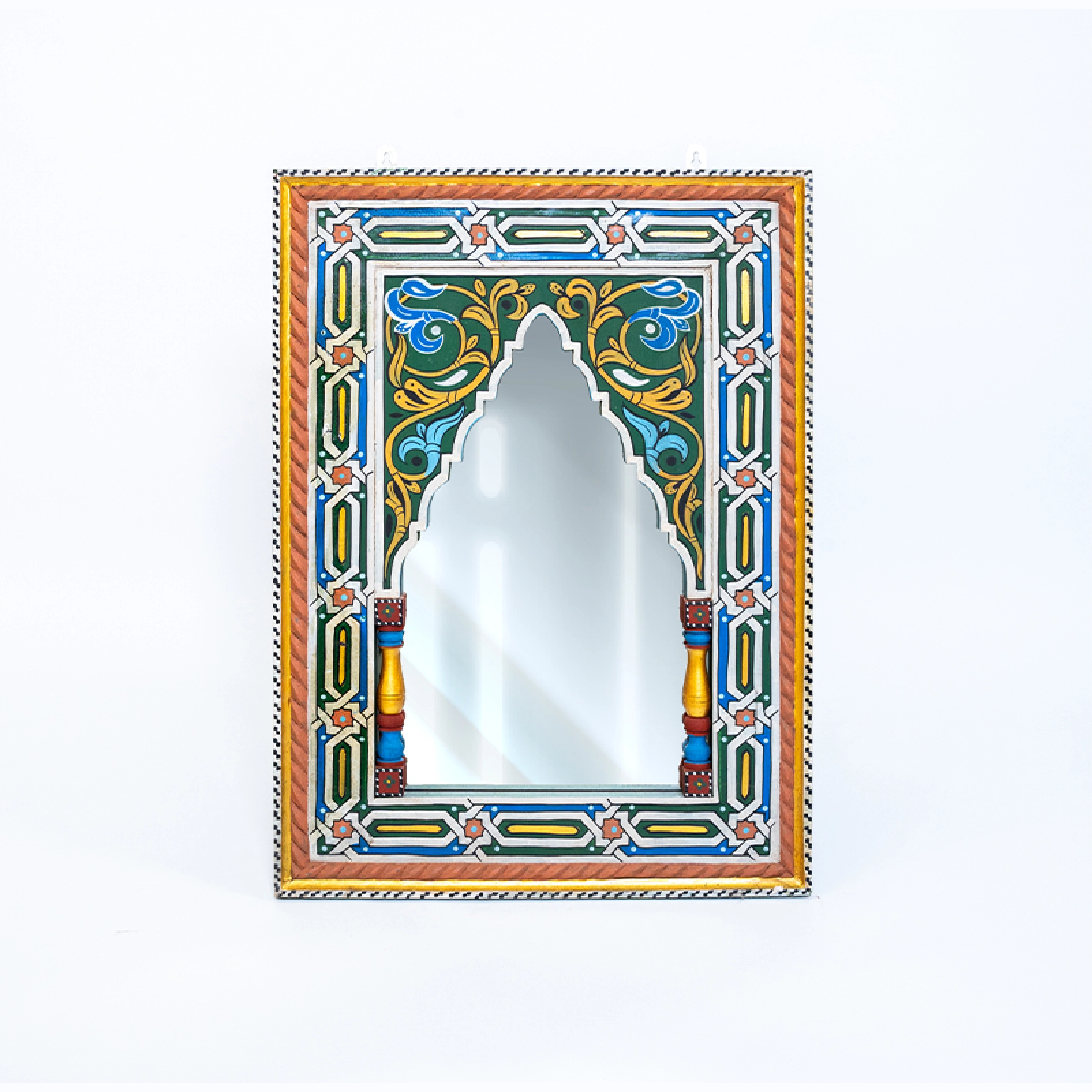 Intricate Detail Mirror – Hand-Painted Moroccan Art