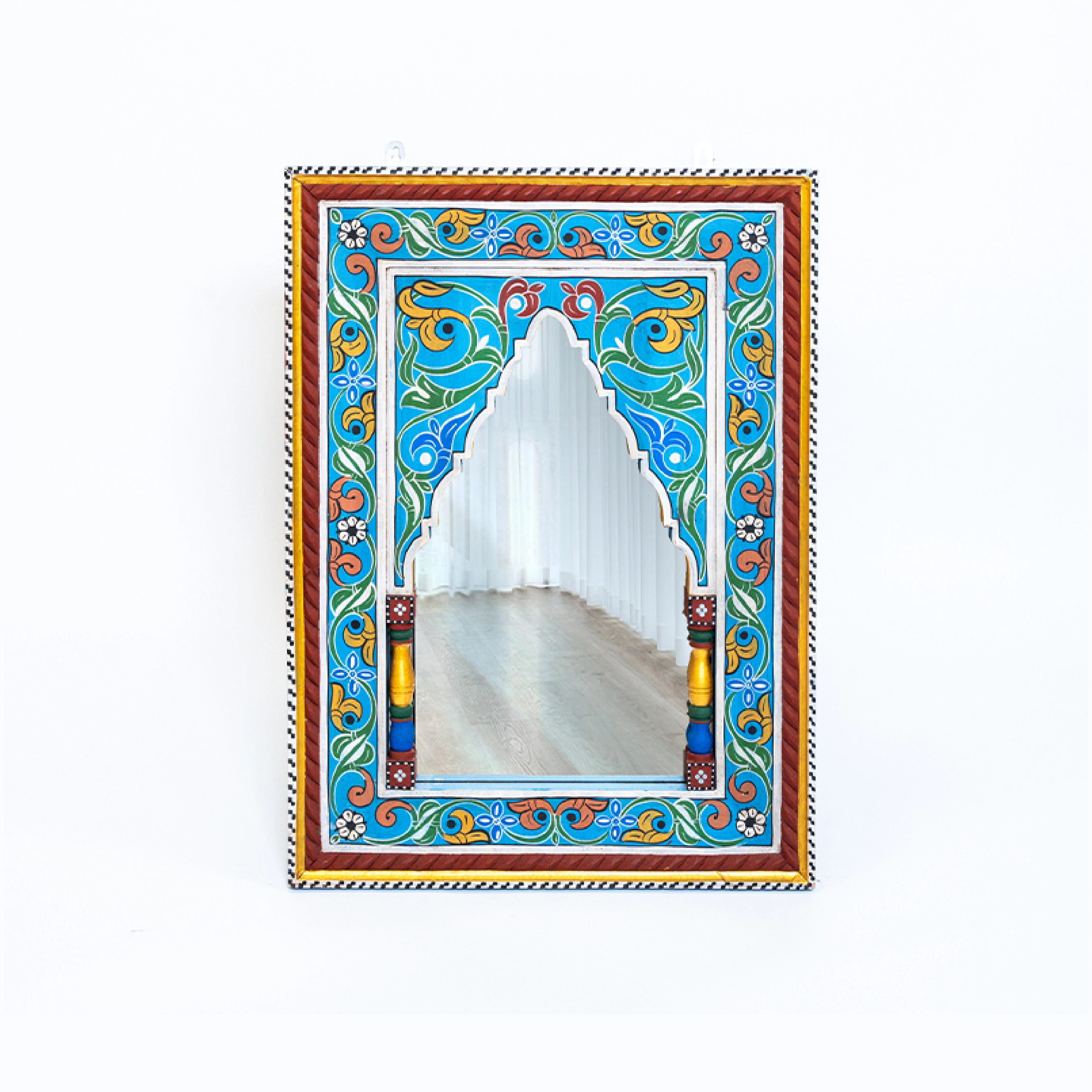 Intricate Detail Mirror – Hand-Painted Moroccan Art