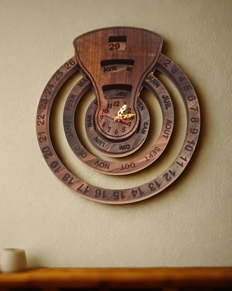 Horloge Murale& calendaire en Bois de Noyer 🌿