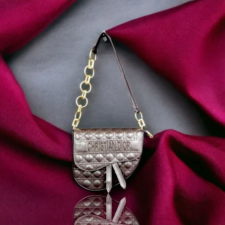 شنط كلاسيكية CHRISTIAN DIOR للنساء