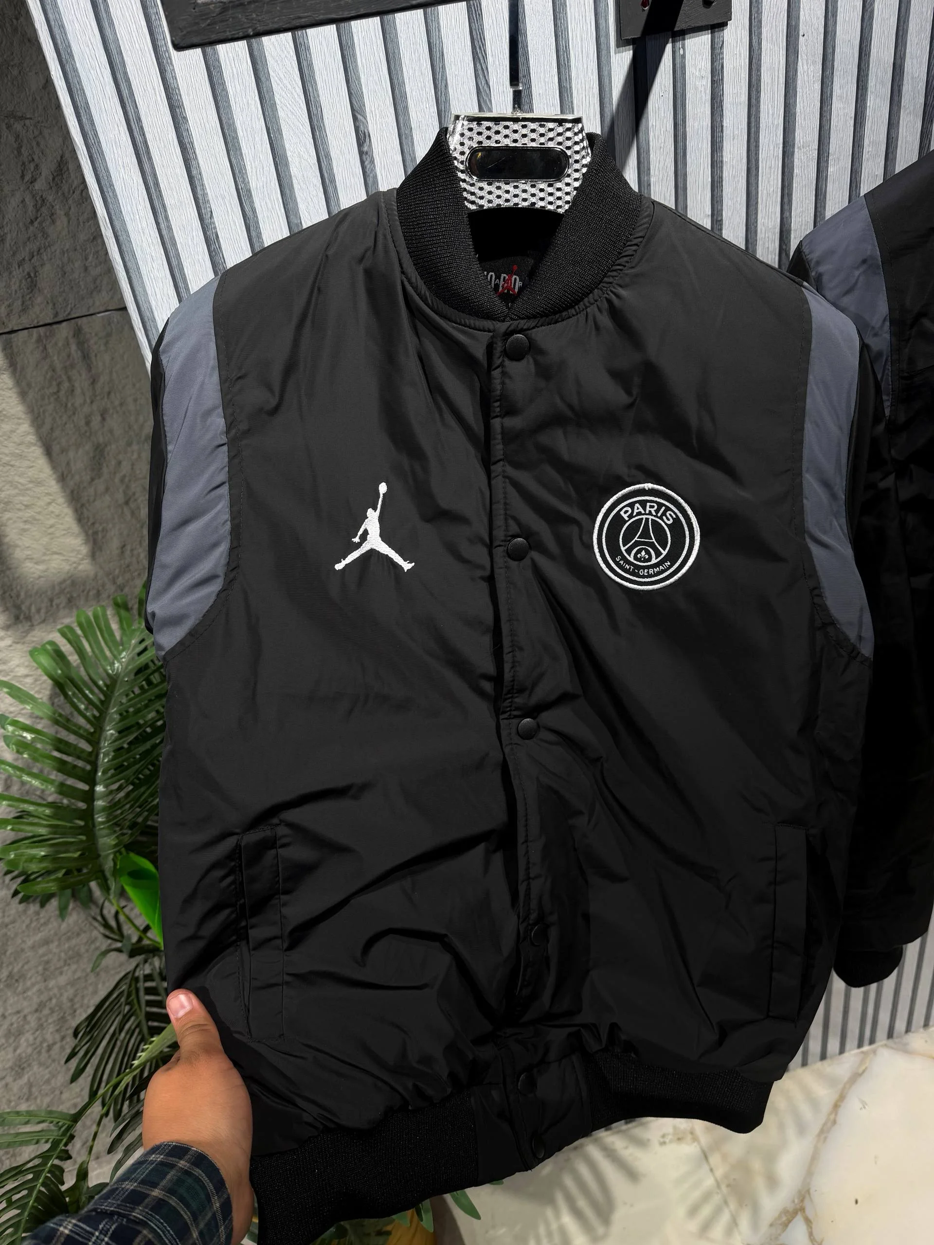جاكيت Paris Saint-Germain × Jordan 🖤⚡