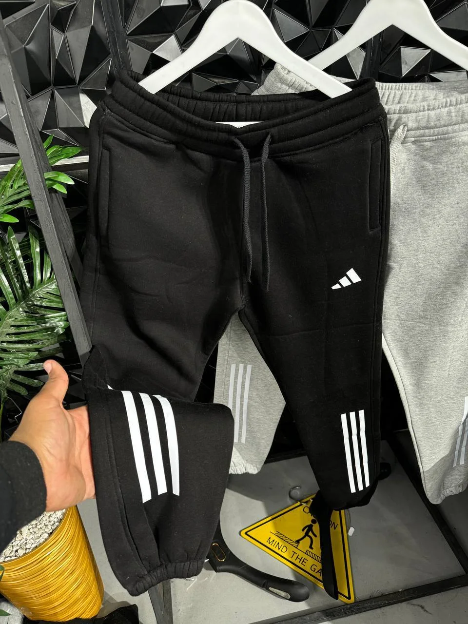 بنطلون أديداس أسود ورمادي بجودة عالية 👖🔥