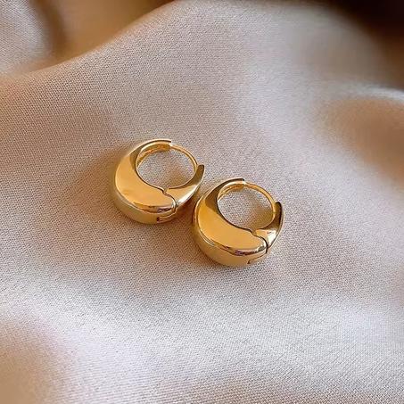 أقراط للحياة اليومية