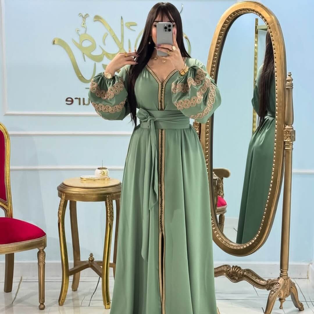 قفطان الفخامة المغربية بالسفيفة العقاد والحزام